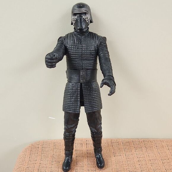 Kylo Ren Action Figure - Picture 1 of 6